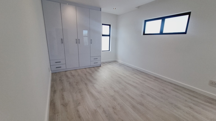 4 Bedroom Property for Sale in Parklands North Western Cape